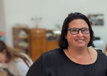 חברת מועצה בהרצליה: פטור מארנונה לבתים המארחים מפונים