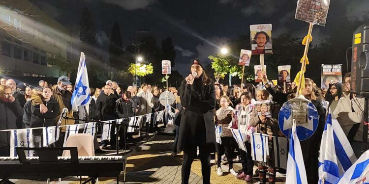 שלי שם טוב, אמו של עומר החטוף בעזה. צילום: אמילי סצ'י