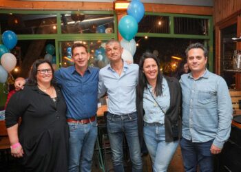 מצולמים משמאל לימין: דנה אורן-ינאי, יריב פישר, עופר לוי, ניבה עומר-בז'ז'ינסקי וגוני לצטר.