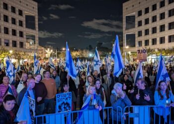 הפגנות מוצ"ש בשער העיר