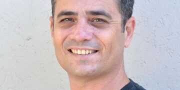 הכירו את חבר המועצה החדש: גוני לצטר מסיעת חוזה חדש 