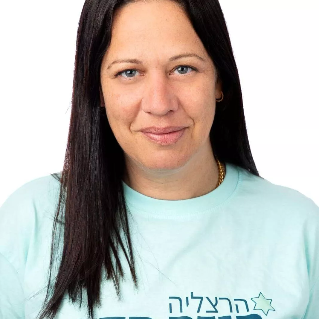 ניבה עומר בז'זינסקי, מס' 2 בסיעת חוזה חדש