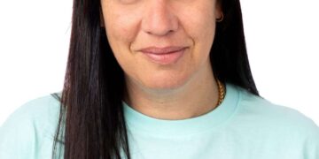 ניבה עומר בז'זינסקי, מס' 2 בסיעת חוזה חדש