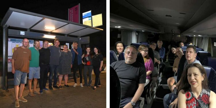 חברי הקואליציה בדרכם אל בילוי בעיר תל אביב באמצעות קו נעים בסופ"ש. צילום דוברות עיריית הרצליה, עמוד הפייסבוק של חברת הקואליקציה שירלי גדניר