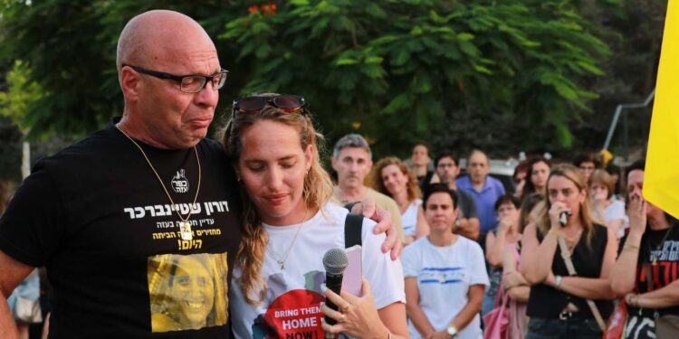 ימית אשכנזי ורוני שטיינברכר אביהם של ימית ודורון. צילום זאב ינאי