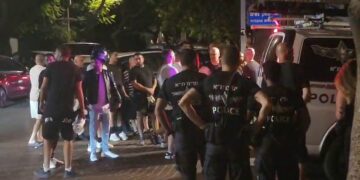 כוחות משטרה ויס"מ מול בסמוך לביתו של ראש העיר