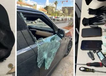 תיעוד החלון המנופץ ברכב שנפרץ וראיות שתפסו השוטרים ברשות החשוד צילום: דוברות המשטרה