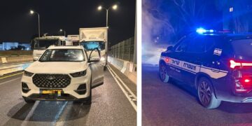 משמאל תיעוד אחד הרכבים הגנובים שנתפסו צילום דוברות המשטרה