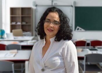 סהר אמר. מורה, מחנכת ורכזת תחום דעת "אדם, סביבה ונוף" בתיכון חדש בהרצליה.