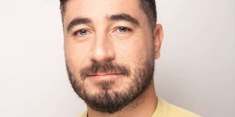 רן שלהבי מונה לתפקיד מנהל אגף תרבות, נוער וקהילה בעיריית הרצליה. צילום נועם עטיה.