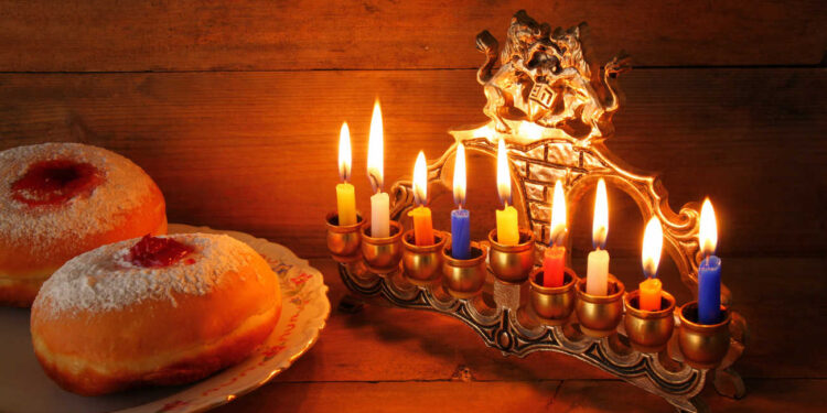 חנוכה 2024 בהרצליה. צילום Deposit Photos