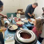 אל תפספסו את פינת הפינוקים, בורקסים שווים ופנקייק טרי טרי. צילום באדיבות צוות החמ"ל