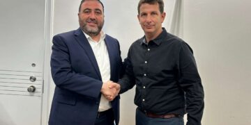 סקירה על התקדמות פרויקטים ותוכניות חדשות אותן מקדמת העירייה. ראש העיר יריב פישר ושר הפנים משה ארבל