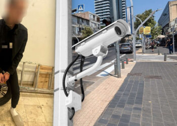 משמאל החשוד לאחר מעצרו. צילום דוברות המשטרה. מימין , אילוסטרציה, מרכז העיר ומצלמת אבטחה.