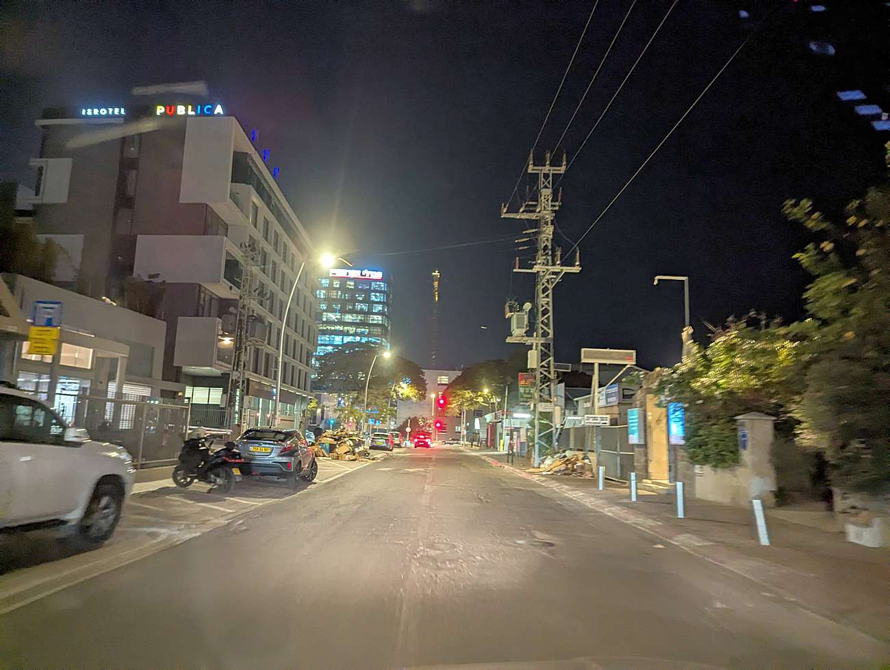 לדברי ראש העיר אזור התעשייה במערב העיר סבל מחוסר השקעה משמעותי לאורך השנים. צילום "הרצליה היום".
