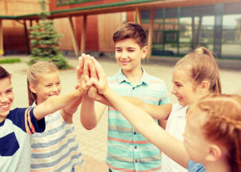 האם חינוך דמוקרטי מתאים למשפחה שלכם? בואו לגלות ביום הפתוח. צילום Deposit Photos