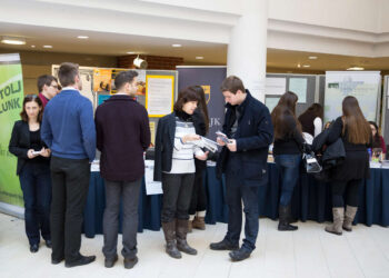 מאות משרות, ייעוץ אישי והכוונה מקצועית - כל מה שצריך לשינוי תעסוקתי ביום אחד. צילום Deposit Photos