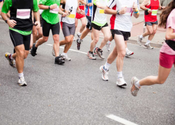 מרוץ הרצליה 2025 תחת הכותרת "רצים לזכר חללי צה"ל". צילום Desposit Photos