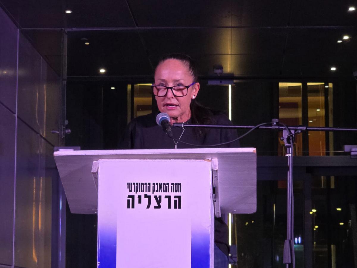 גבי ויטלה ממובילות תנועת "אמא ערה" ואמא לשני לוחמים בסדר ולבת בתיכון. צילום רוית אלקיס יגרמן