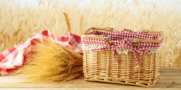 שבועות 2025: המרכזים הקהילתיים בהרצליה מזמינים לחגיגות משפחתיות. צילום Deposit Photos