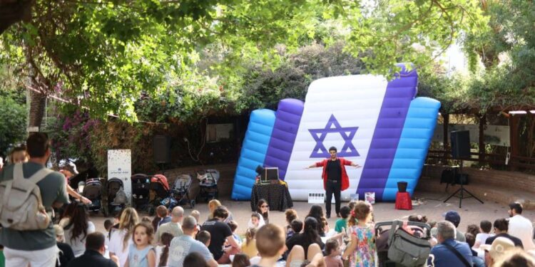 המתחם "בית ראשונים" נבחר כמקום האירוע בשל מיקומו המרכזי בעיר והמרחבים הנרחבים המאפשרים קיום פעילויות מגוונות במקביל. צילום דוברות העירייה