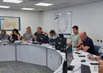 עיריית הרצליה נמצאת בכוננות מלאה 24/7 ועובדת המתכומת חירום מתוך מרכז שליטה עירוני. צילום דוברות העירייה