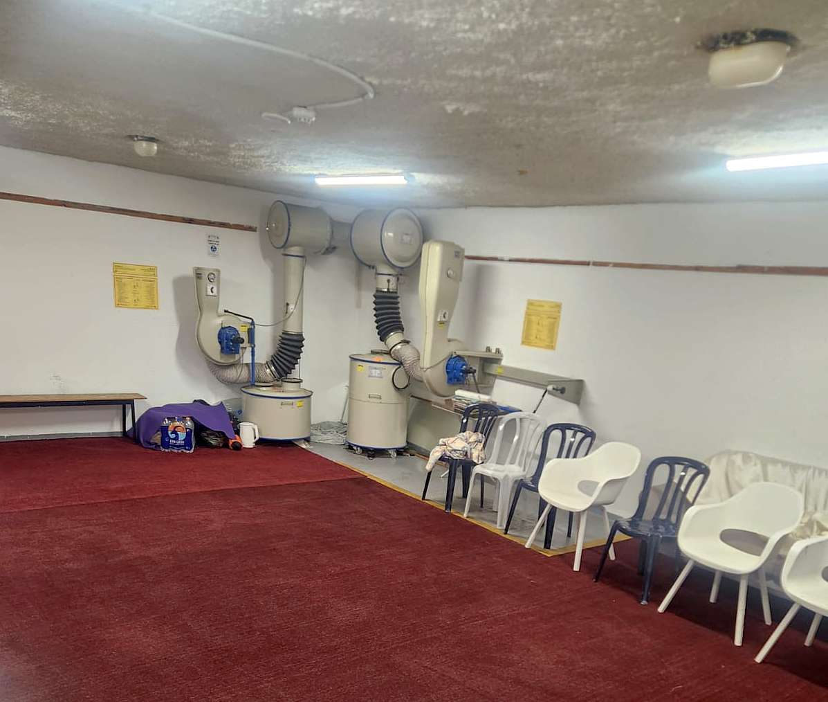 ראש העיר, יריב פישר: "שמנו לנו למטרה שכל המקלטים העירוניים יהיו במצב הטוב ביותר שאפשר, נקיים, מזמינים ובתקינות מלאה". צילום מקלט: דוברות העירייה