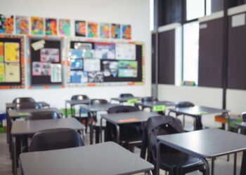 מבין הנושאים שעלו: חזרה ללימודים, שיפוצי קיץ בהיקף של 30 מיליון שקל, גיוס מורים ומנהלים, בחינות בגרות ומסיבות סיום. צילום: Envato