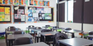 מבין הנושאים שעלו: חזרה ללימודים, שיפוצי קיץ בהיקף של 30 מיליון שקל, גיוס מורים ומנהלים, בחינות בגרות ומסיבות סיום. צילום: Envato