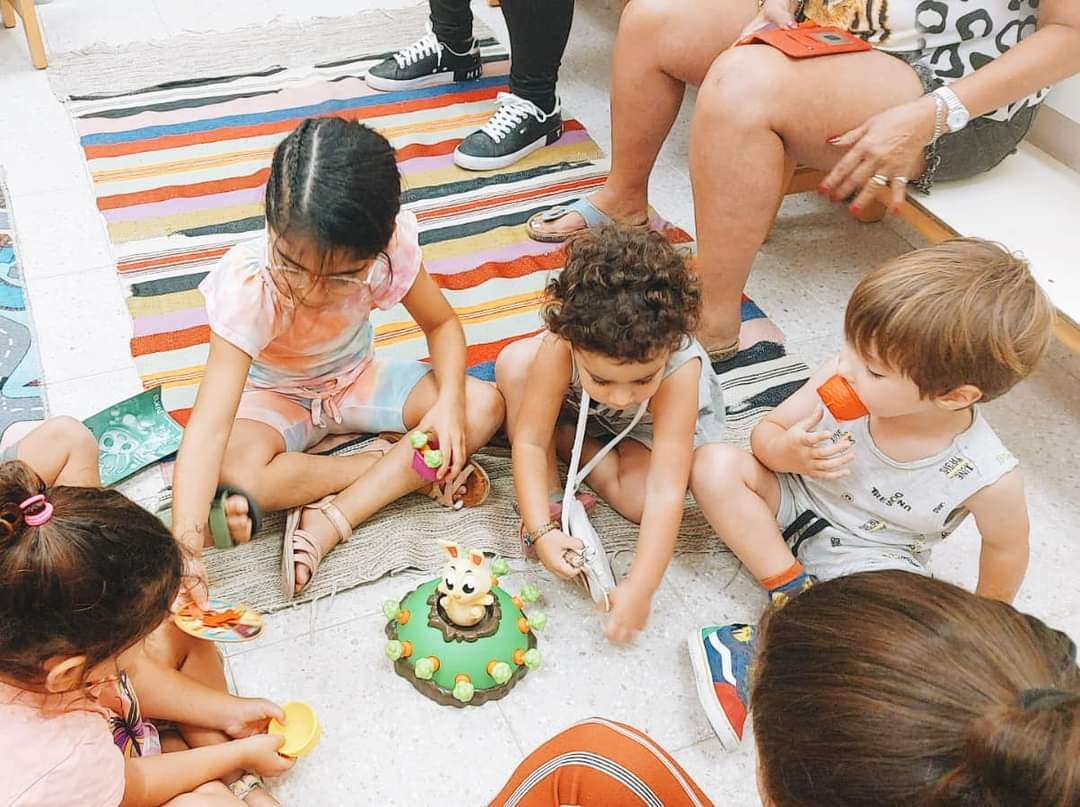 השמרטפיות הקטנות שהעירייה פתחה לילדים של הורים שעבדו בעבודה חיונית. צילום דוברות העירייה