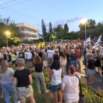 כיכר הרוקדים הרצליה: מידי יום חמישי מתקיימת עצרת תמיכה במשפחות החטופים וקריאה לשחרורם. צילום פרטי