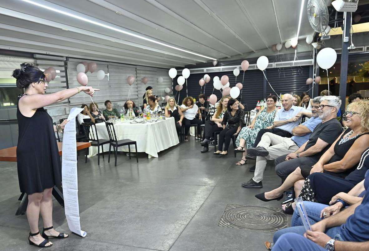 הופעת סטנדאפ בהתאמה אישית. צילום פרטי
