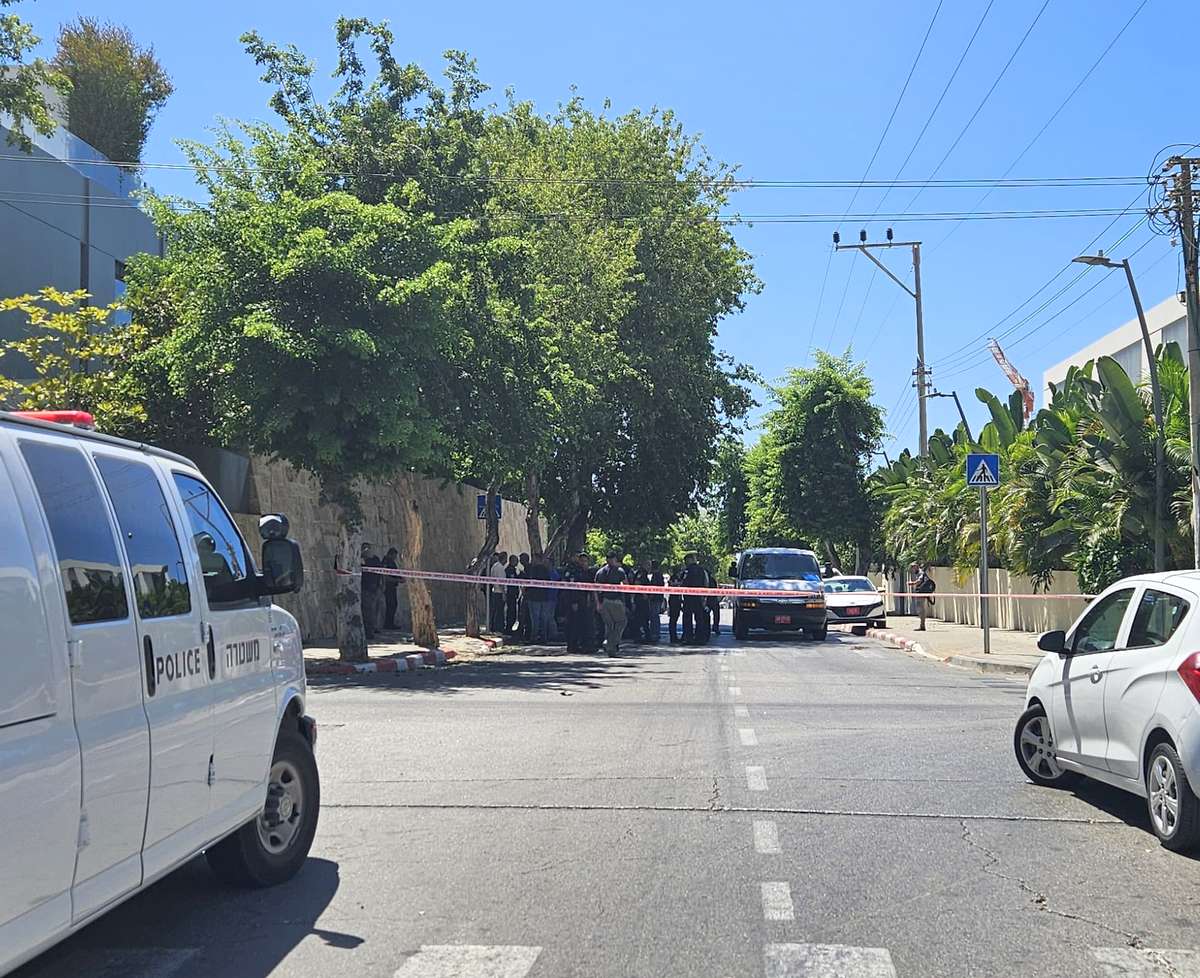 גל אירועי רימוני רסס בהרצליה, זירת האירוע היום. צילום דוברות המשטרה