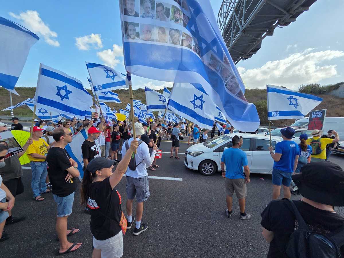 במהלך ההפגנה בשבוע שעבר כביש 531 נחסם לתנועה על ידי המפגינים. צילום מערכת האתר