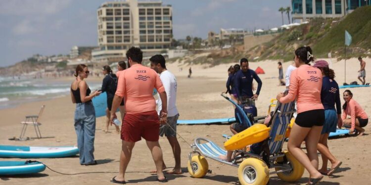 החוף השווה נחנך בהרצליה. צילום דוברות העירייה