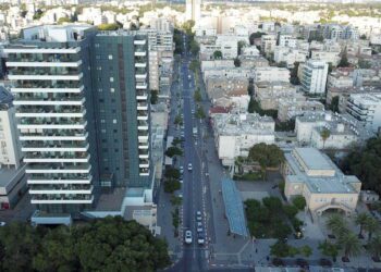 רחוב סוקולוב בהרצליה מבט לכיוון מזרח. צילום מערכת האתר