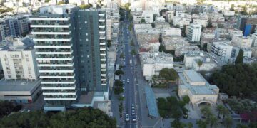 רחוב סוקולוב בהרצליה מבט לכיוון מזרח. צילום מערכת האתר