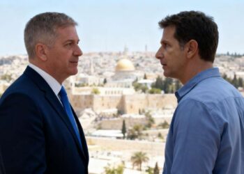 עימות חריף בין רשות מקומית השואפת לשמור על חינוך פלורליסטי ובלתי-מפלגתי לבין משרד החינוך המנסה לכפות שימוש בעמותה פוליטית שנויה במחלוקת. תמונה: עיבוד AI
