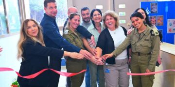 מטרת לשכת הגיוס הבית-ספרית היא להקל ולסייע לבנות ובני הנוער בתהליך המורכב של הגיוס לצה"ל. צילום דוברות העירייה