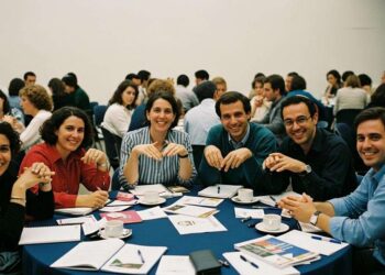 הכנס מיועד למובילי קהילות בעיר ותושבים פעילים במטרה לבנות תשתית שוויונית ענפה בהרצליה. תמונה: עיבוד AI