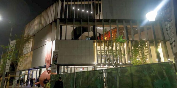 המסילה – ב’ תרבות, פנאי וקהילה: במרחק הליכה מתחנת הרכבת הרצליה, במבנה אדריכלי מעוצב ומרשים. צילום דוברות העירייה