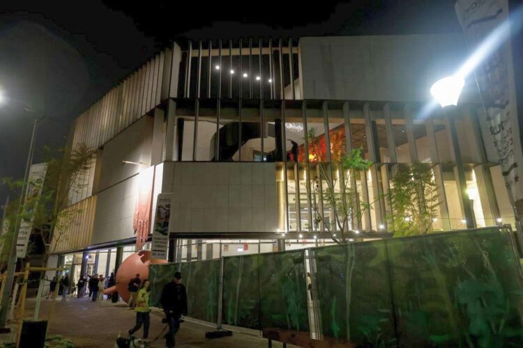 המסילה – ב’ תרבות, פנאי וקהילה: במרחק הליכה מתחנת הרכבת הרצליה, במבנה אדריכלי מעוצב ומרשים. צילום דוברות העירייה