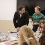 ראש העיר (משמאל) במהלך הפעילויות במסגרת ההשקה. צילום דוברות העירייה