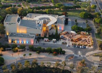 היכל אמנויות הבמה הרצליה הפך למרכז תרבות תוסס וססגוני, המזוהה עם מופעי איכות עשירים ומגוונים. תמונה: מערכת האתר