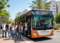 בזכות שיתוף פעולה בין הנהגת ההורים, מועצת הנוער והעירייה – שופרו משמעותית קווי האוטובוס לבתי הספר.. צילום: עיבוד AI