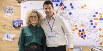 בתמונה משמאל: רונית עובדיה המנכ"לית הנכנסת של החברה העירונית לפיתוח תיירות הרצליה. צילום: דוברות העירייה