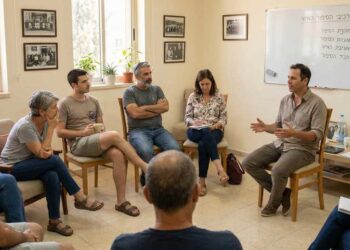 "איך הופכים את הזיכרון לסיפור?" - שאלה אחת שמניעה סדנה חדשה בהרצליה. תמונה: עיבוד AI