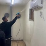 צוותי העירייה מנקים ומשמישים את המקלטים הציבוריים. צילום: דוברות העירייה