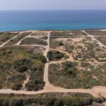 מתחם תע"ש נוף: מבט לכיון מערב, המצוק וחוף היום. צילום מערכת האתר