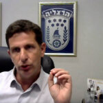 יריב פישר, ראש עיריית הרצליה. צילום מסך מתוך הוובינר